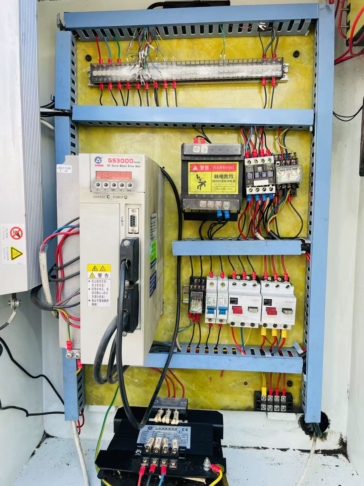 同款2臺0640數(shù)控車方機(jī)床 配廣數(shù)980tb3系統(tǒng),伺服主軸帶飛刀盤動(dòng)力頭